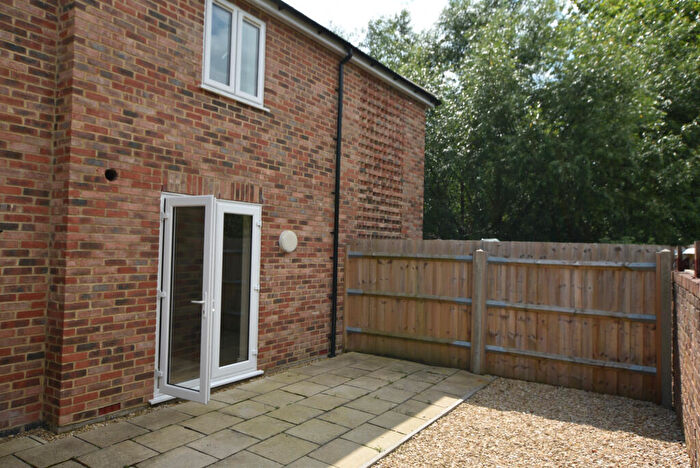 2 Bedroom Flat To Rent In Plough Close, Oxford, OX2