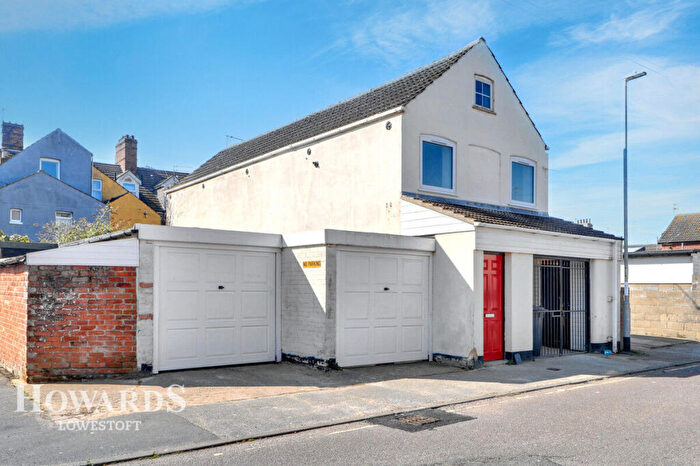 2 Bedroom Flat For Sale In Hervey Street, Lowestoft, NR32
