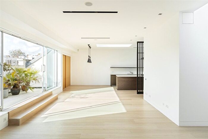 2 Bedroom Flat To Rent In Chepstow Villas, Notting Hill, Kensington Amp; Chelsea, W11