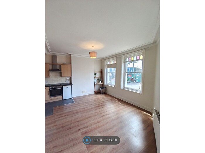 1 Bedroom Flat To Rent In High Road, Leyton, E10