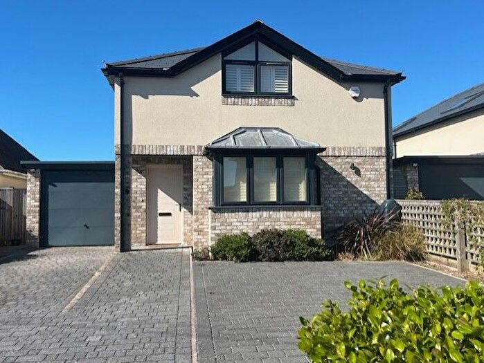 4 Bedroom Detached House To Rent In Dalmeny Road, Bournemouth, BH6