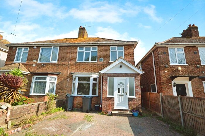3 Bedroom Semi-Detached House To Rent In Addison Avenue, Hounslow, TW3
