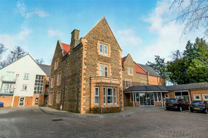 1 Bedroom Apartment For Sale In Wardington Court, Welford Road, Northampton, Northamptonshire, NN2