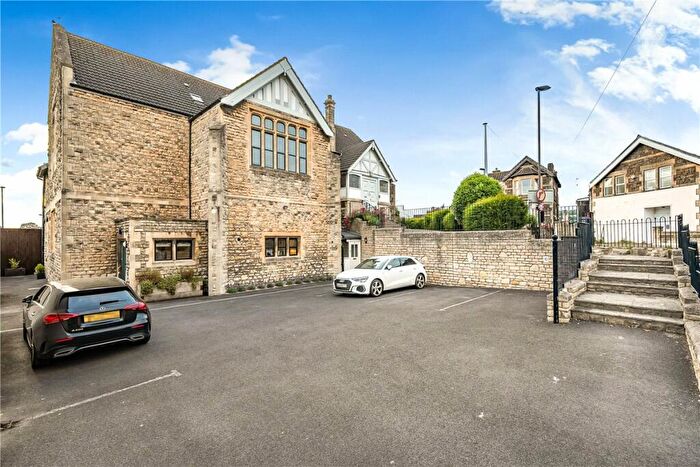3 Bedroom Apartment For Sale In West Avenue, Bath, Somerset, BA2