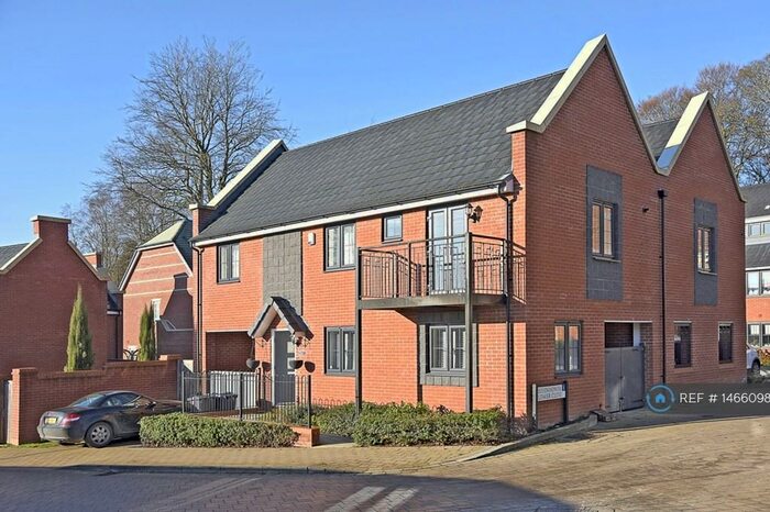 2 Bedroom Semi-Detached House To Rent In Eaker Street, High Wycombe, HP11