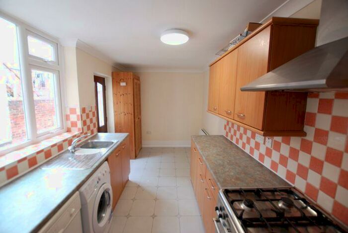 2 Bedroom Apartment To Rent In Hyde Terrace, Gosforth, NE3