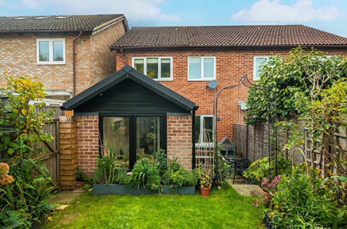 3 Bedroom Semi Detached House For Sale In Haslemere, West Sussex, GU27