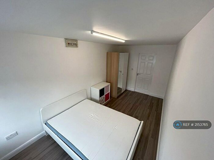 5 Bedroom House To Rent In Barkleys Hill, Bristol, BS16