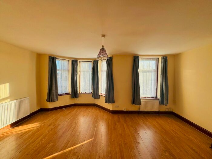 1 Bedroom Flat To Rent In Pembroke Road, Ilford, IG3