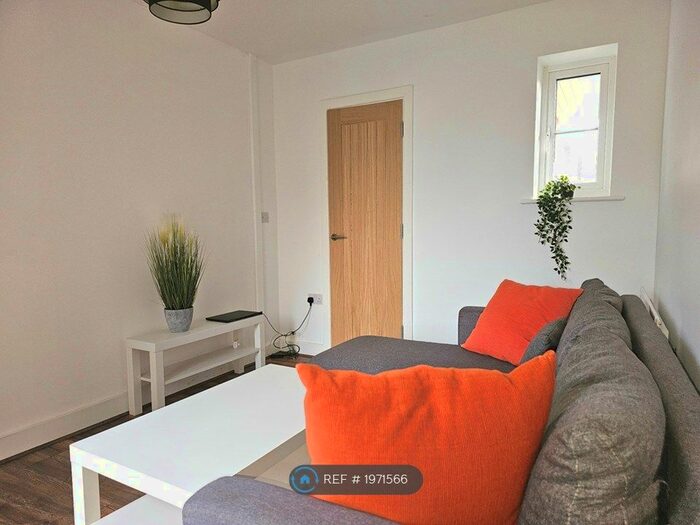 4 Bedroom End Of Terrace House To Rent In Sorrel Place, Stoke Gifford, Bristol, BS34