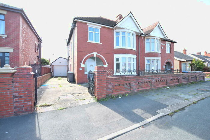 3 Bedroom Semi-Detached House To Rent In Chislehurst Avenue, Blackpool, FY4
