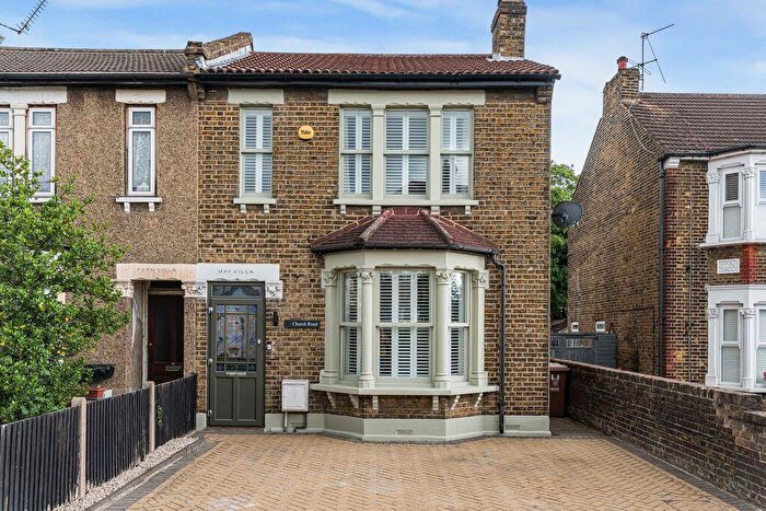 3 Bedroom Semi Detached House For Sale In Church Road, Bexleyheath, DA7
