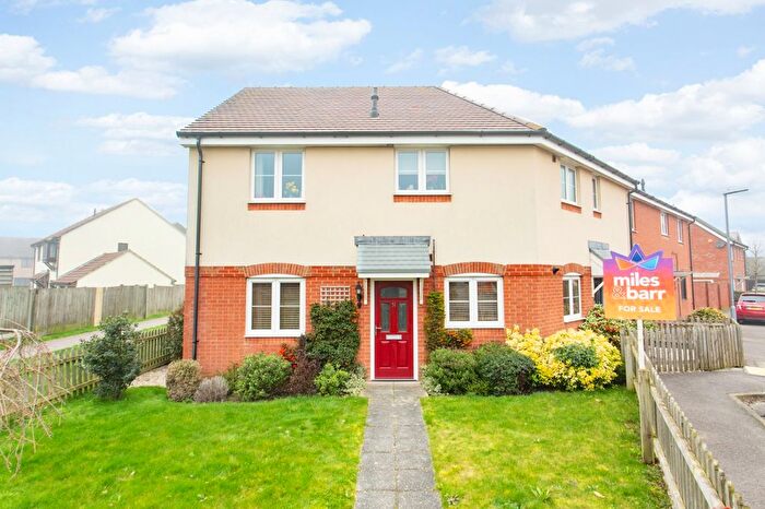 2 Bedroom Flat For Sale In Swift Crescent, Deal, Kent, CT14