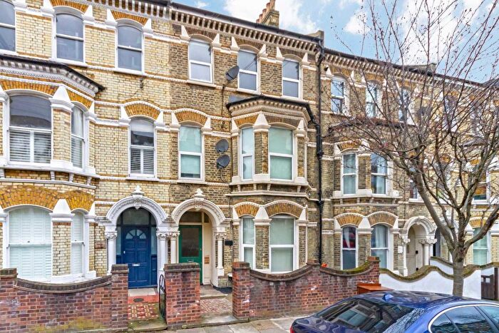 1 Bedroom Flat To Rent In Beauchamp Road, Battersea, SW11