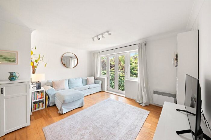 2 Bedroom Apartment For Sale In Hume Way, Ruislip, HA4