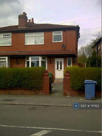 3 Bedroom Semi-Detached House To Rent In Edilom Road, Crumpsal, M8