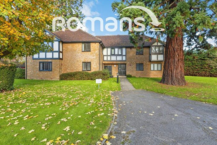 2 Bedroom Apartment To Rent In Newton Court, Old Windsor, SL4