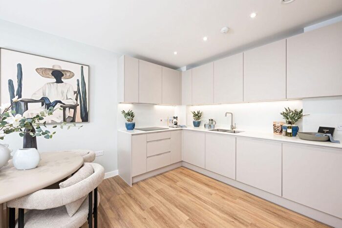 3 Bedroom Flat For Sale In " Bed Apartment" At The Fairway, Wembley, HA0