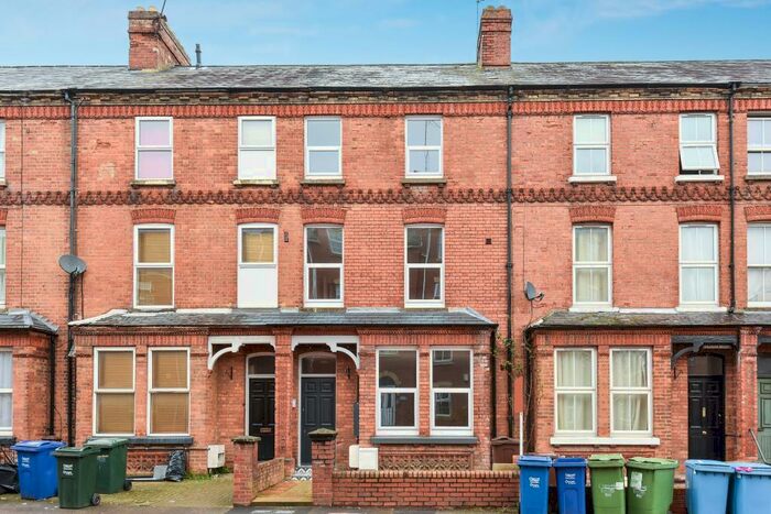 1 Bedroom Apartment To Rent In Marlborough Road, Town Centre, OX16