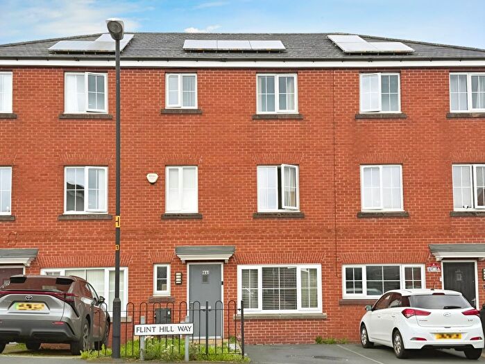 4 Bedroom Town House For Sale In Flint Hill Way, Oldham, OL8