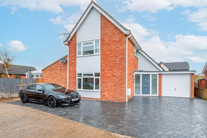 3 Bedroom Detached House For Sale In Convy Priors, Caister-On-Sea, NR30