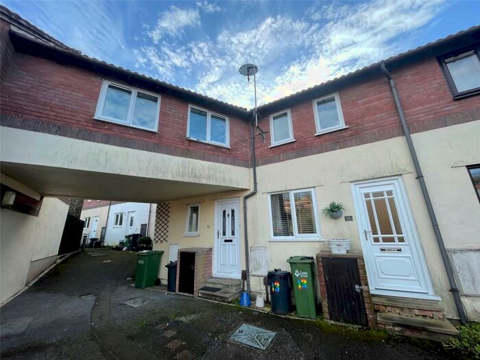 3 Bedroom Terraced House To Rent In Holne Court, Kinnerton Way, Exeter, Devon, EX4