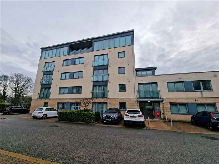 2 Bedroom Apartment To Rent In The Links, Brighouse, HD6