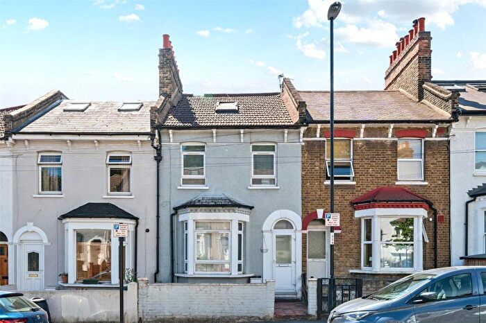 3 Bedroom House For Sale In Brookbank Road, London, SE13