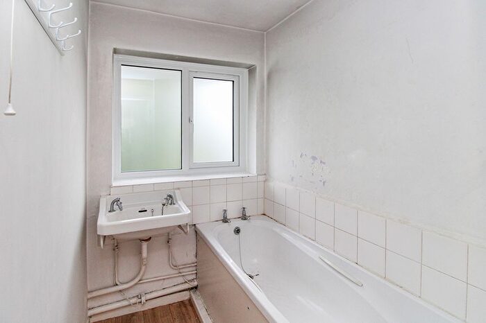 3 Bedroom Terraced House For Sale In Cuckmere Crescent, Crawley, West Sussex., RH11