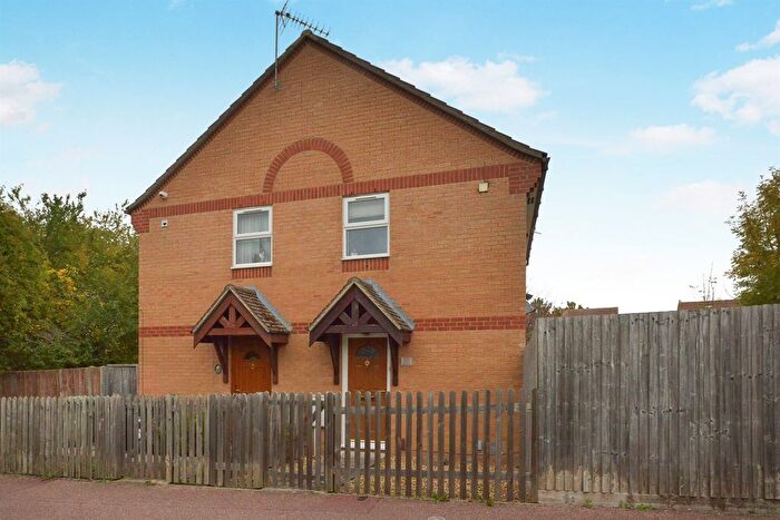 1 Bedroom Semi Detached House For Sale In Grosmont Close, Emerson Valley, Milton Keynes, MK4