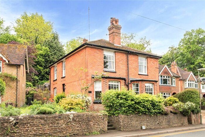 3 Bedroom Semi Detached House For Sale In Brighton Road, Godalming, Surrey, GU7