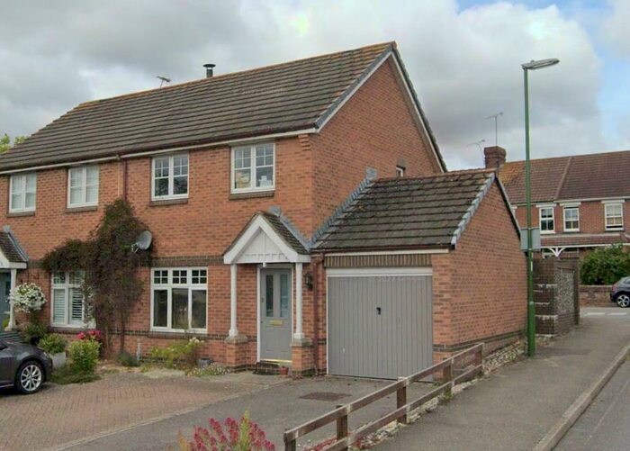 3 Bedroom End Of Terrace House To Rent In Penfolds Place, Arundel, BN18