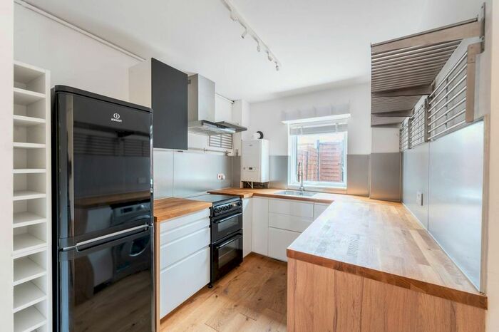 1 Bedroom Flat To Rent In Lyveden Road, Colliers Wood, London, SW17