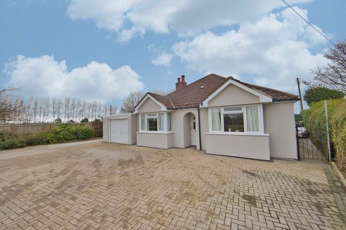 3 Bedroom Detached Bungalow For Sale In Canterbury Road, Swingfield, CT15