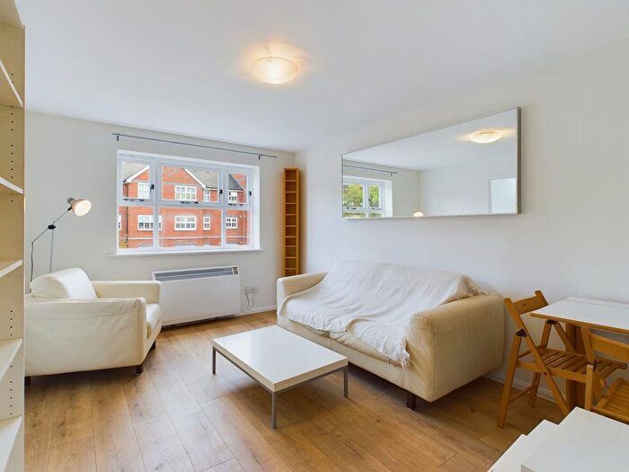 1 Bedroom Flat To Rent In Henry Doulton Drive, London, SW17