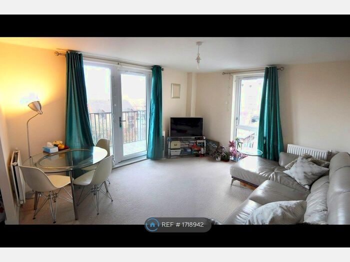 2 Bedroom Flat To Rent In Boswell Court, London, NW9