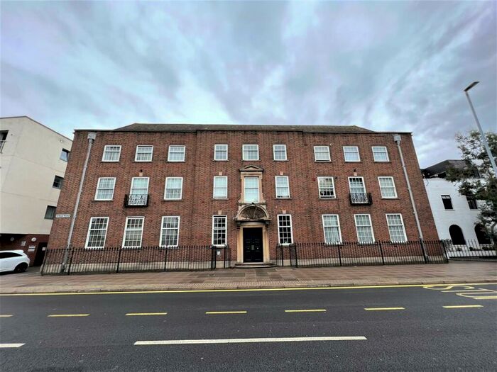 2 Bedroom Apartment To Rent In Empire House, PO5