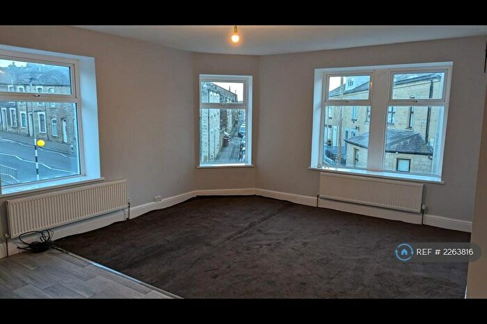3 Bedroom Flat To Rent In Cooper Street, Nelson, BB9