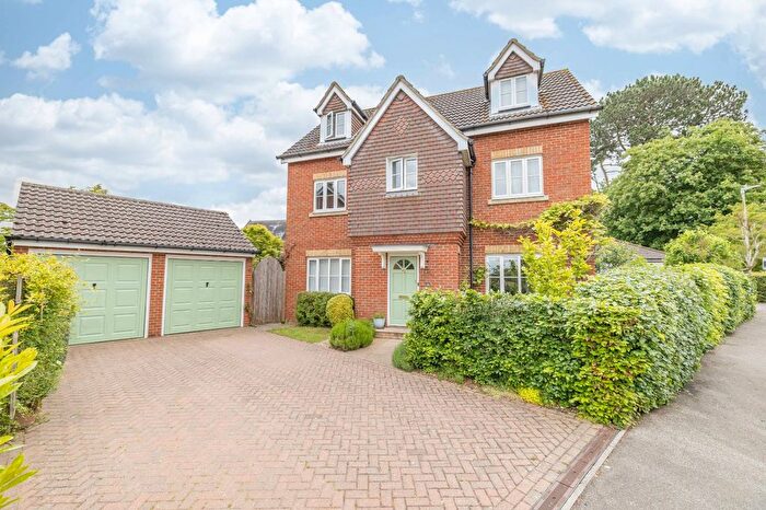 5 Bedroom Detached House For Sale In Magnolia Drive, Chartham, Canterbury, CT4