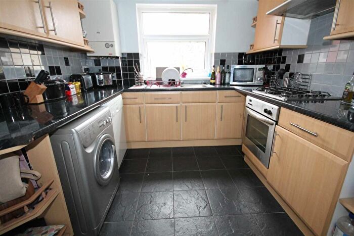 2 Bedroom Flat To Rent In Aquilla Court, Conway Road Pontcanna, Cardiff, CF11