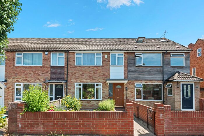 3 Bedroom Terraced House For Sale In Lilliput Avenue, Northolt, UB5