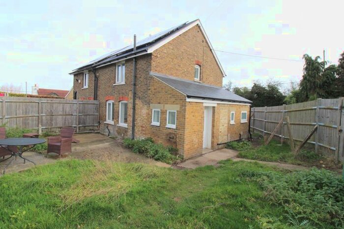 3 Bedroom Semi-Detached House To Rent In Daltons Road, Chelsfield, Orpington, BR6