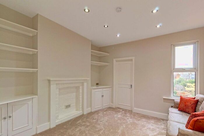 2 Bedroom Flat To Rent In Brackenbury Road, London, W6