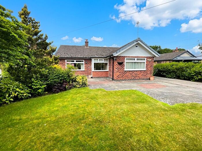 2 Bedroom Detached Bungalow For Sale In Common Lane, Lach Dennis, CW9