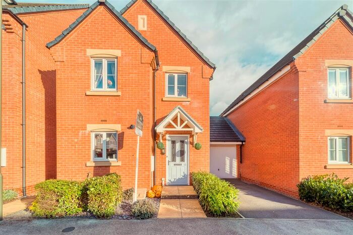 3 Bedroom Link Detached House To Rent In Manor House Court, Chesterfield, Derbyshire, S41