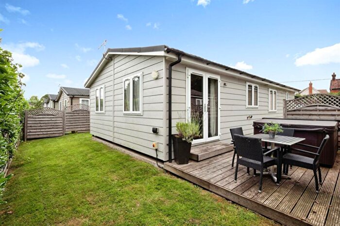 2 Bedroom Park Home For Sale In Golden Cross, Chiddingly, BN27
