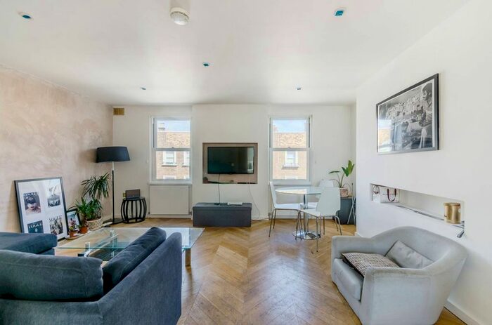 3 Bedroom Flat To Rent In Paddington Street, Marylebone, London, W1U