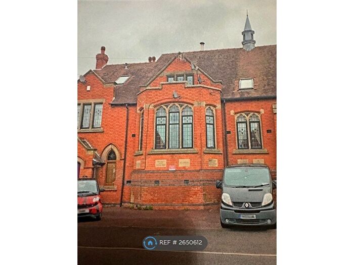 3 Bedroom Flat To Rent In Old Church Place, Nottingham, NG6