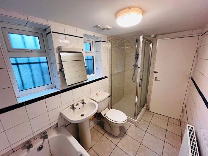 3 Bedroom Flat To Rent In Terminus Road, Eastbourne, BN21