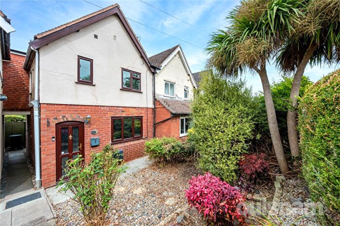3 Bedroom Semi-detached House For Sale In Station Road, Alvechurch, Birmingham, Worcestershire, B48